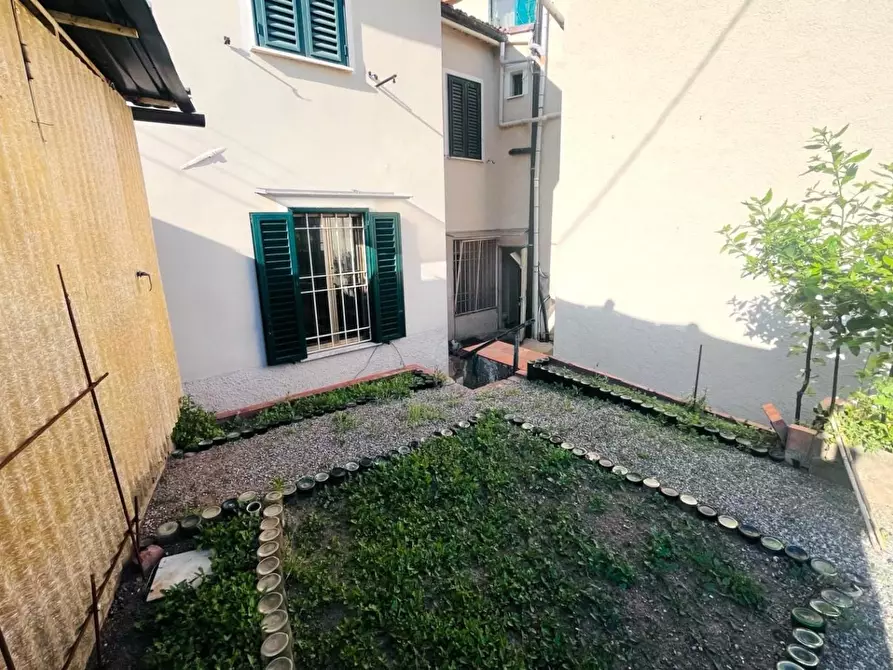 Immagine 1 di Appartamento in vendita  a Pescia