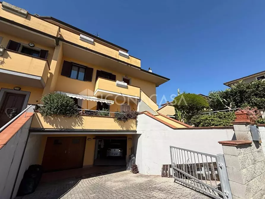 Immagine 43 di Appartamento in vendita  a Montopoli In Val D'arno