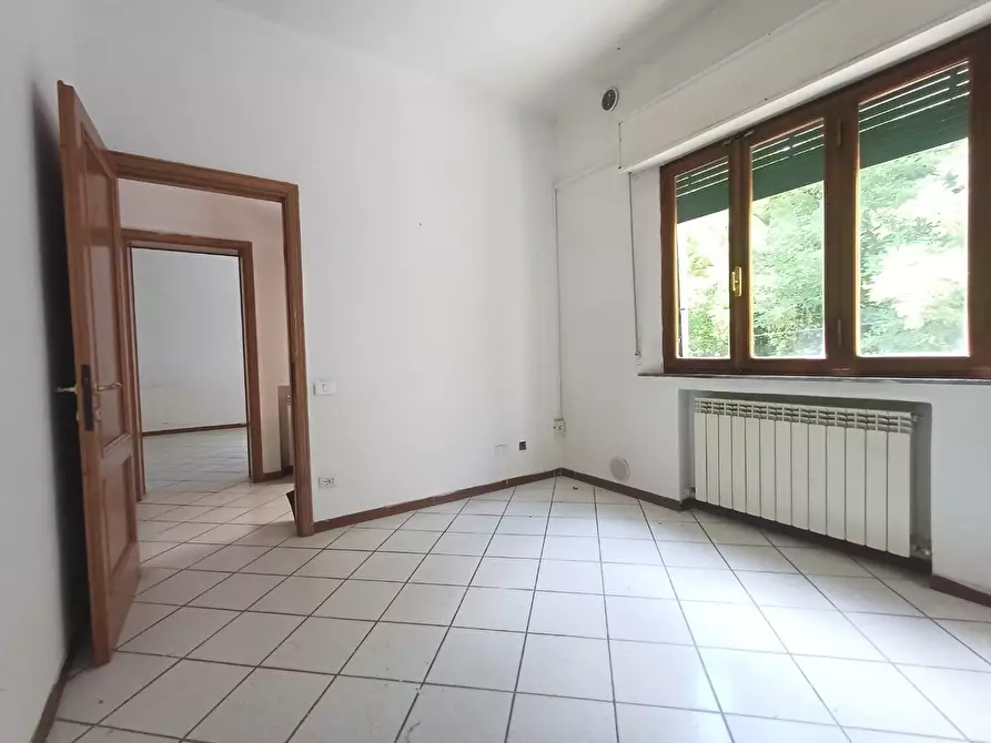 Immagine 8 di Appartamento in vendita  a Siena