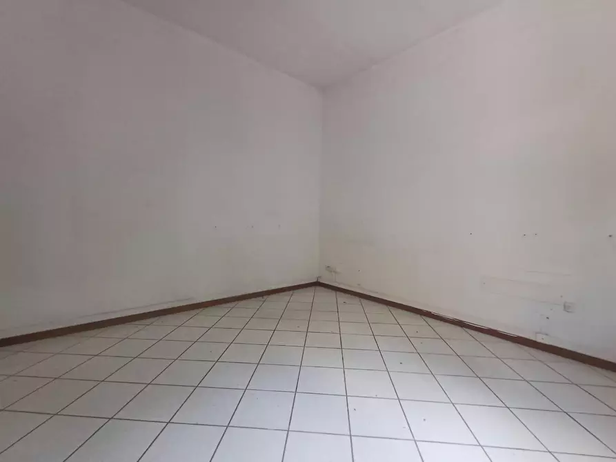 Immagine 5 di Appartamento in vendita  a Siena
