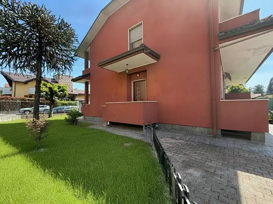 Immagine 2 di Casa bifamiliare in vendita  a San Vittore Olona