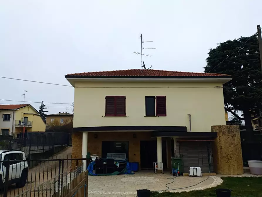Immagine 3 di Villa in vendita  a Cairate