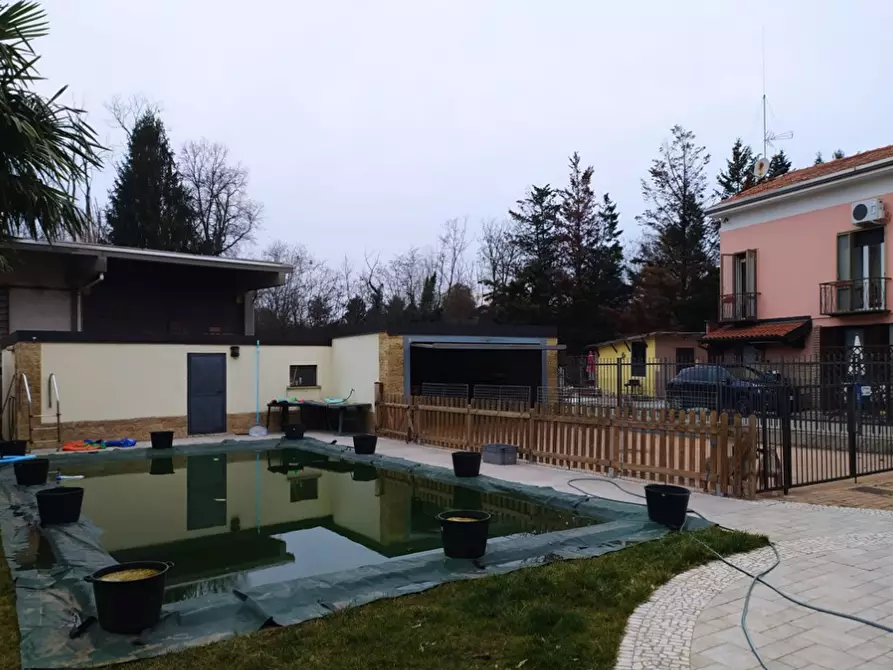 Immagine 4 di Villa in vendita  a Cairate