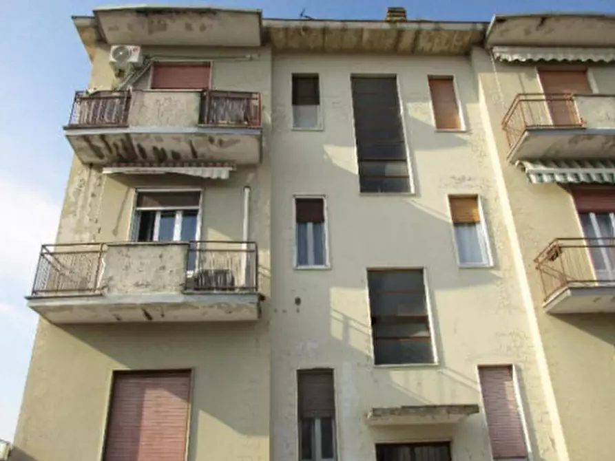 Immagine 2 di Appartamento in vendita  a Vigevano