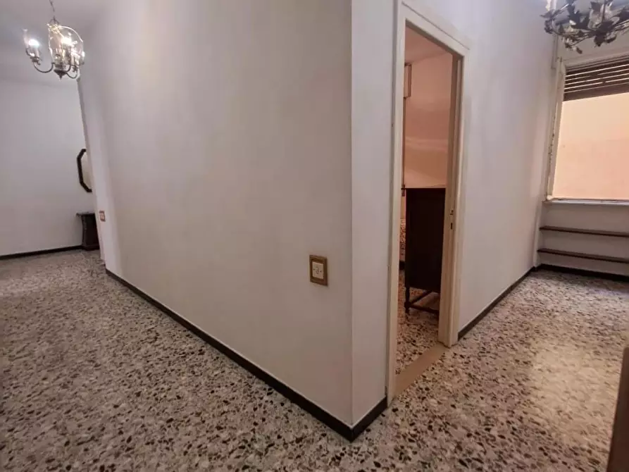 Immagine 48 di Appartamento in vendita  a Livorno