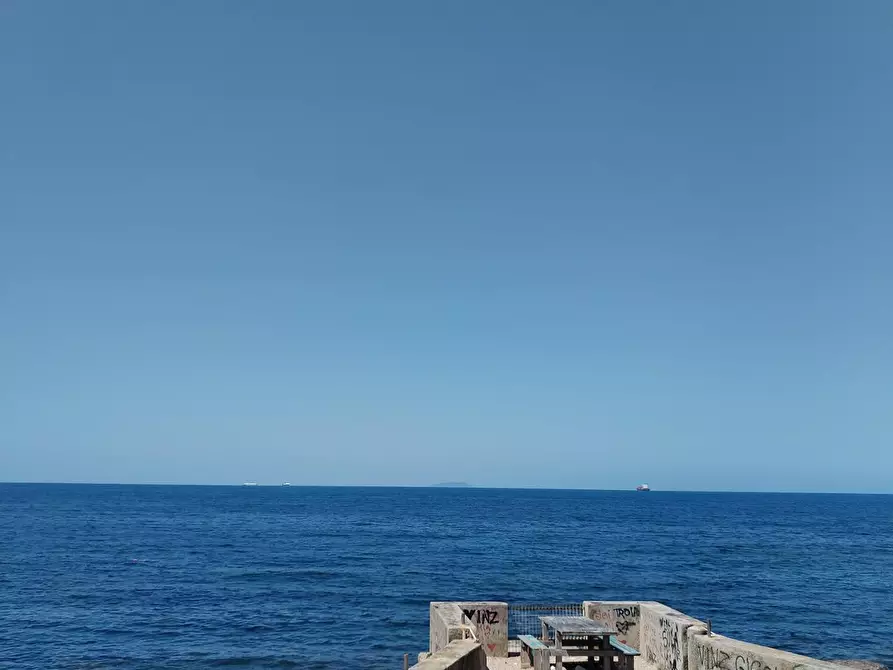 Immagine 54 di Appartamento in vendita  a Livorno
