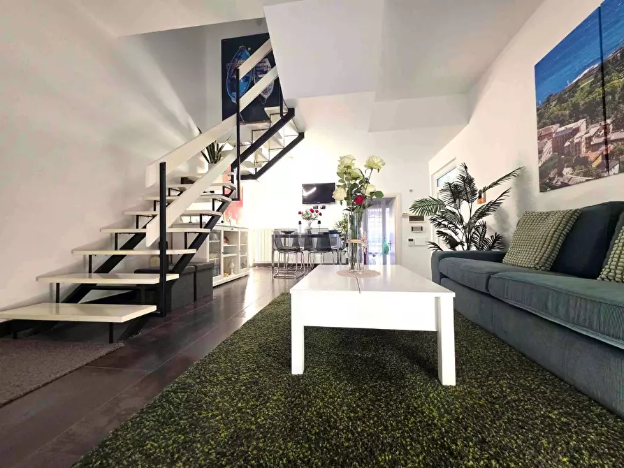 Immagine 9 di Porzione di casa in vendita  a Montignoso