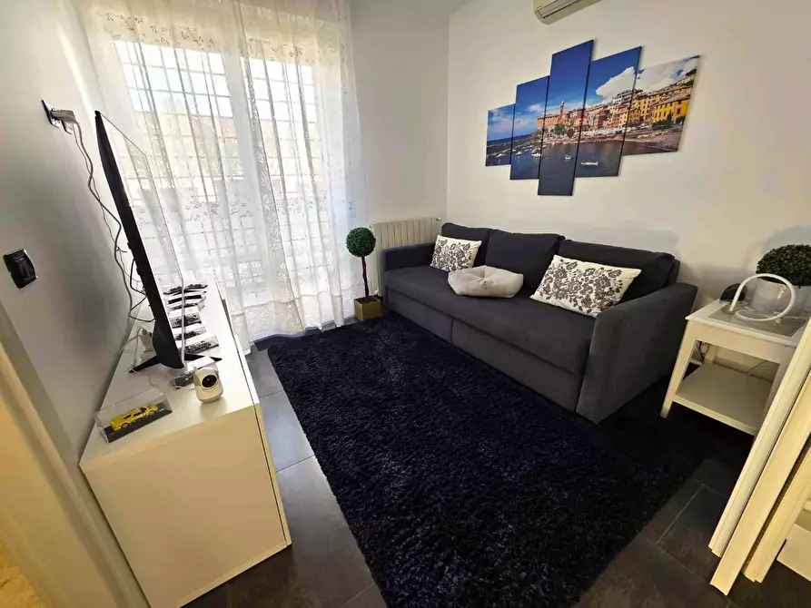 Immagine 14 di Porzione di casa in vendita  a Montignoso