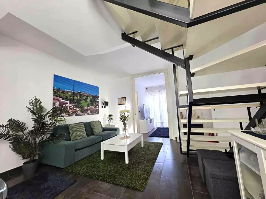 Immagine 6 di Porzione di casa in vendita  a Montignoso