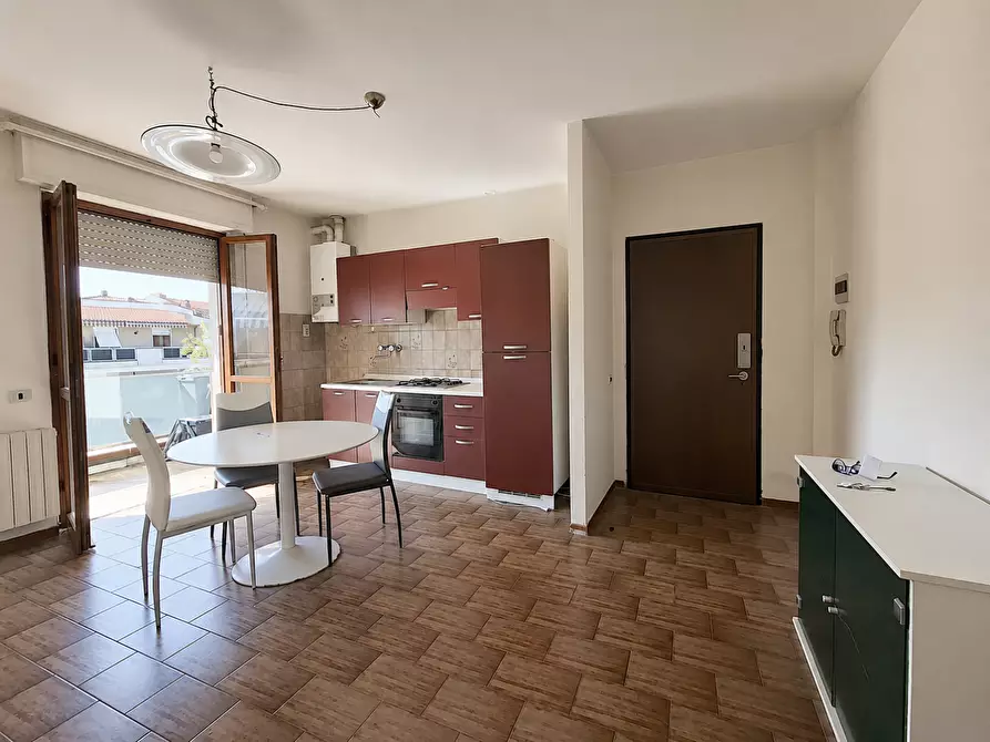 Immagine 2 di Appartamento in vendita  a Carrara