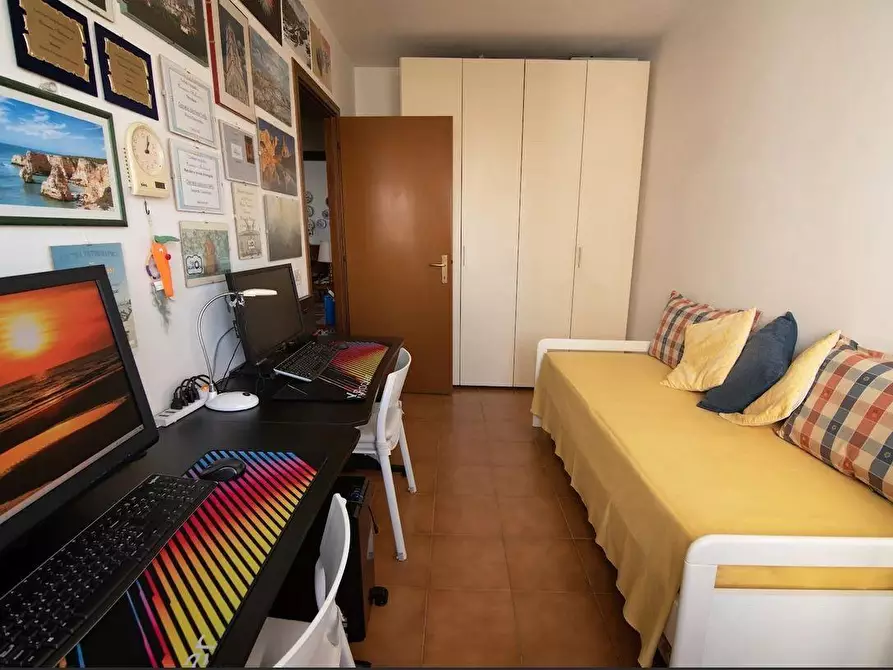 Immagine 12 di Appartamento in vendita  a Sarzana