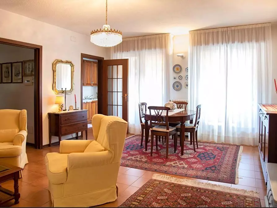 Immagine 1 di Appartamento in vendita  a Sarzana