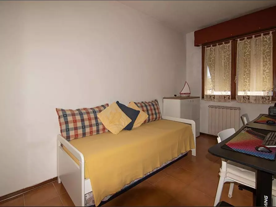 Immagine 13 di Appartamento in vendita  a Sarzana