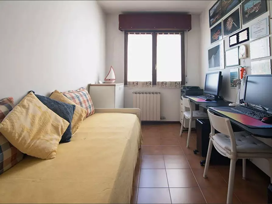 Immagine 11 di Appartamento in vendita  a Sarzana
