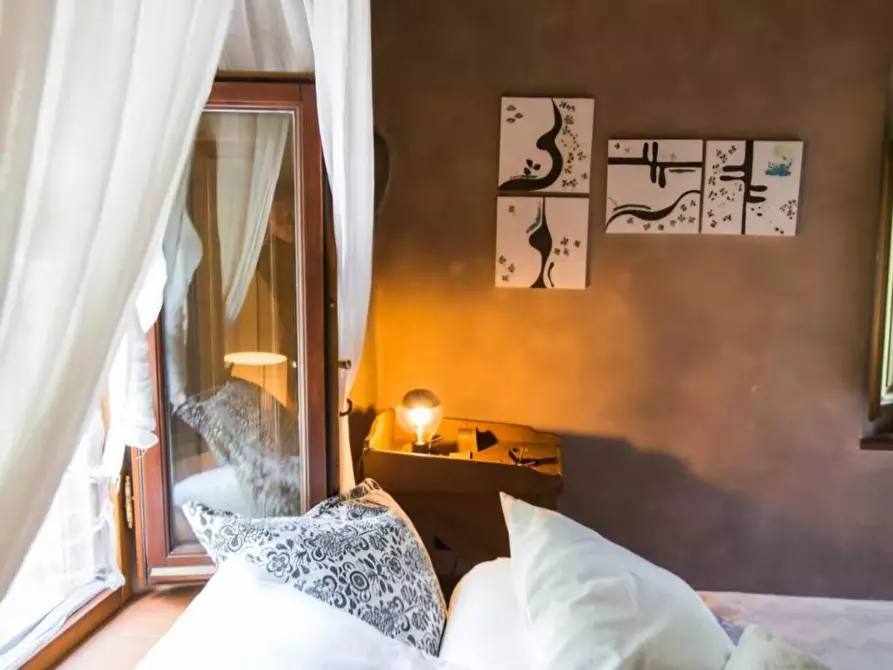 Immagine 11 di Casa colonica in vendita  a Vinci