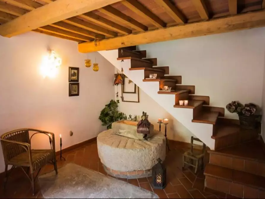 Immagine 16 di Casa colonica in vendita  a Vinci