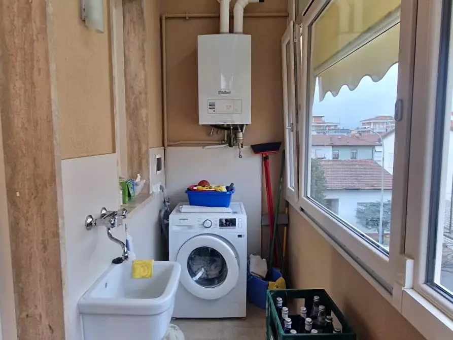 Immagine 17 di Appartamento in vendita  a Viareggio