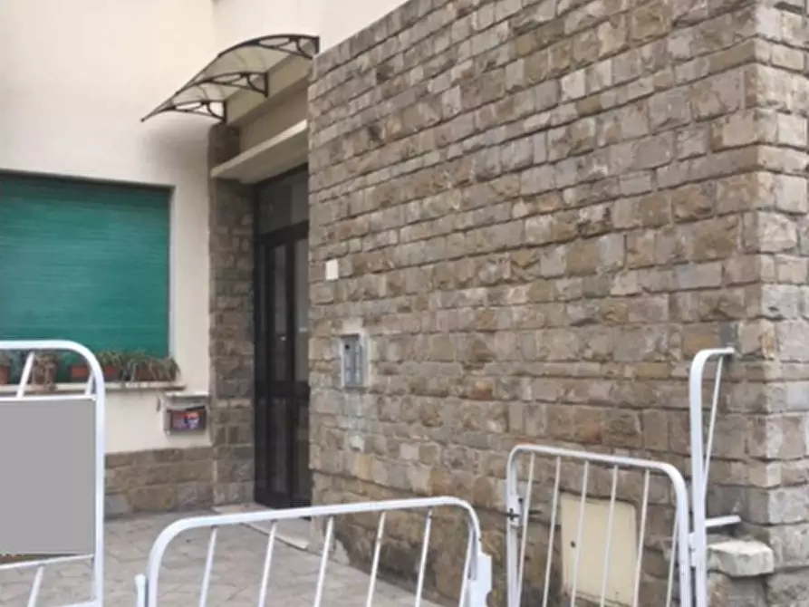Immagine 5 di Appartamento in vendita  a Firenze