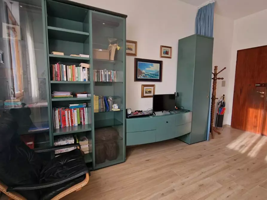 Immagine 4 di Appartamento in vendita  a Viareggio