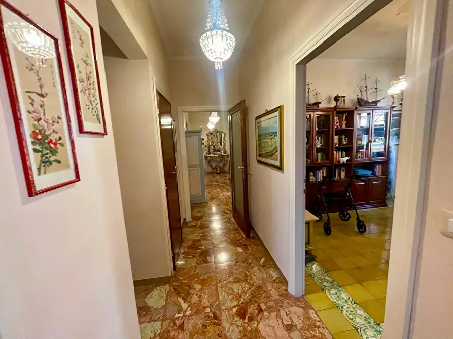 Immagine 44 di Appartamento in vendita  a Lucca