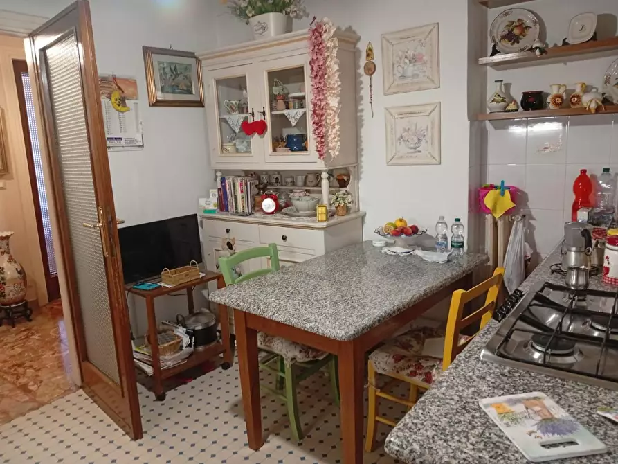 Immagine 26 di Appartamento in vendita  a Lucca