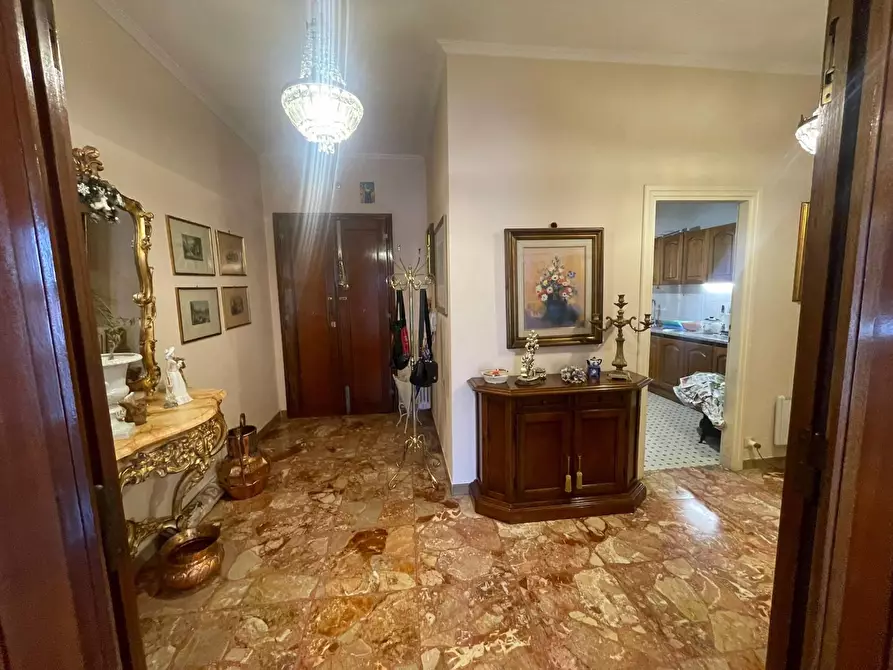 Immagine 20 di Appartamento in vendita  a Lucca