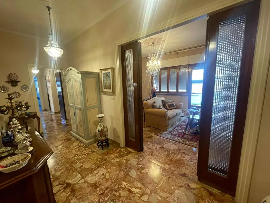 Immagine 14 di Appartamento in vendita  a Lucca