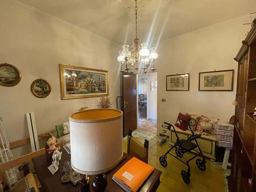 Immagine 39 di Appartamento in vendita  a Lucca