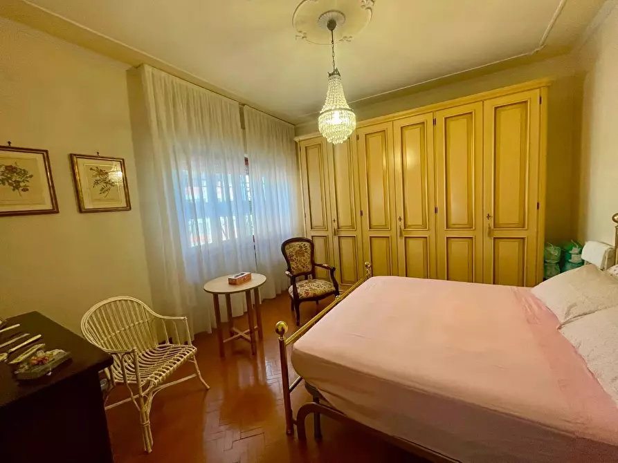 Immagine 46 di Appartamento in vendita  a Lucca
