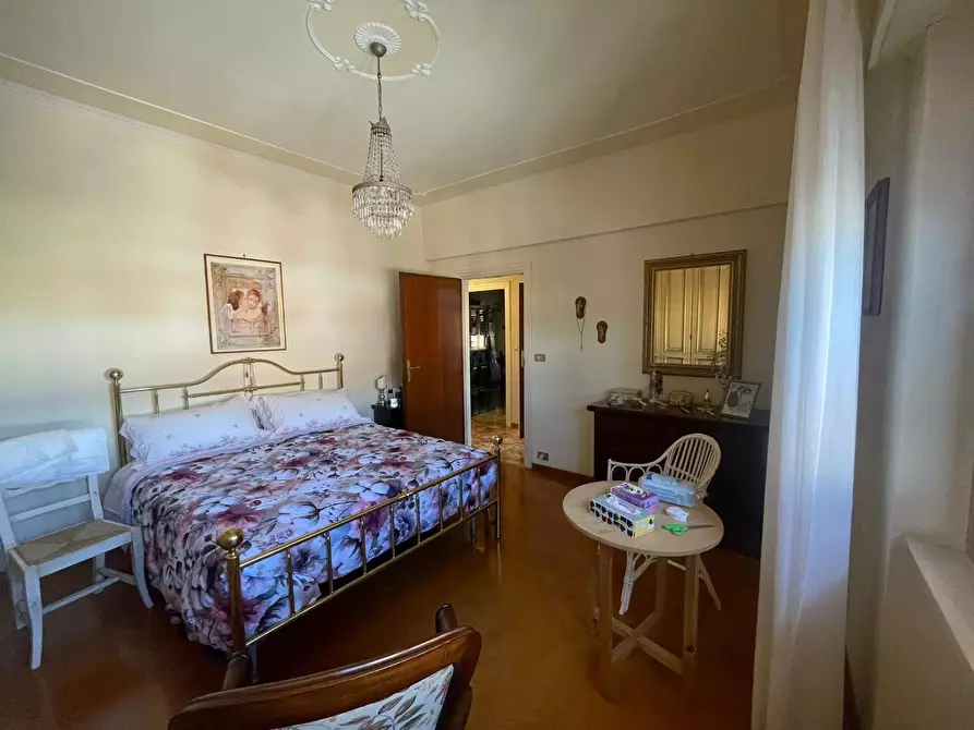Immagine 33 di Appartamento in vendita  a Lucca