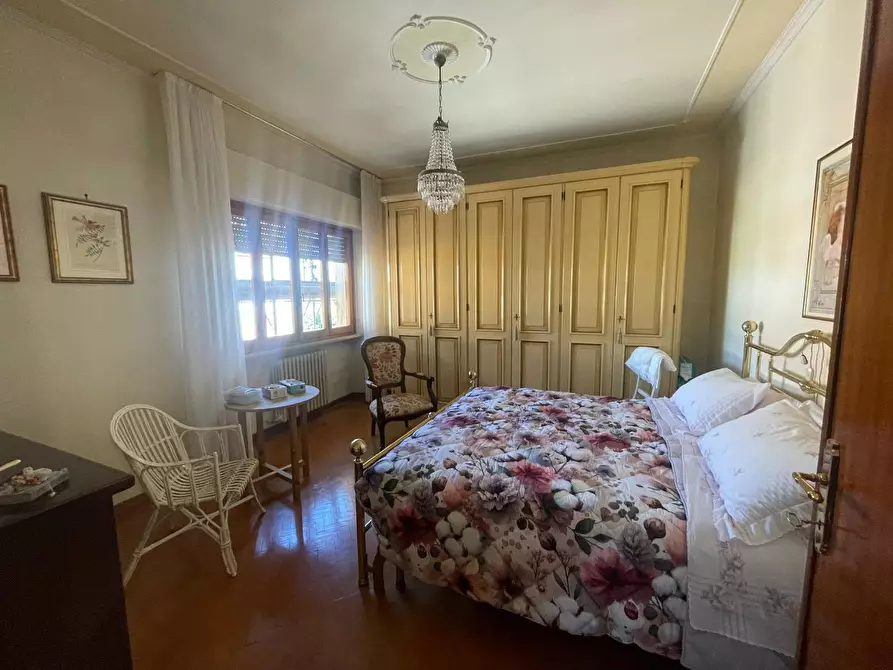 Immagine 34 di Appartamento in vendita  a Lucca