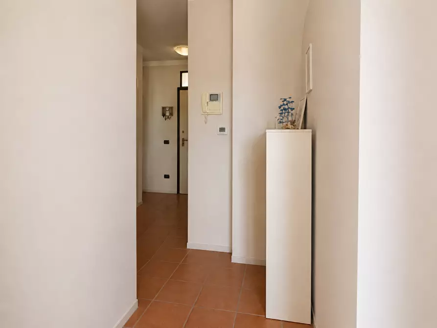 Immagine 5 di Appartamento in vendita  a Lucca