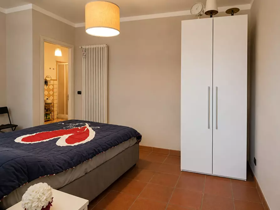 Immagine 19 di Appartamento in vendita  a Lucca