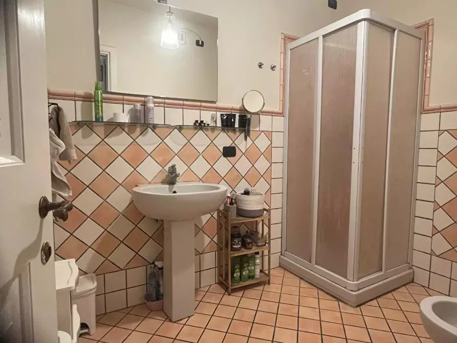 Immagine 14 di Appartamento in vendita  a Lucca