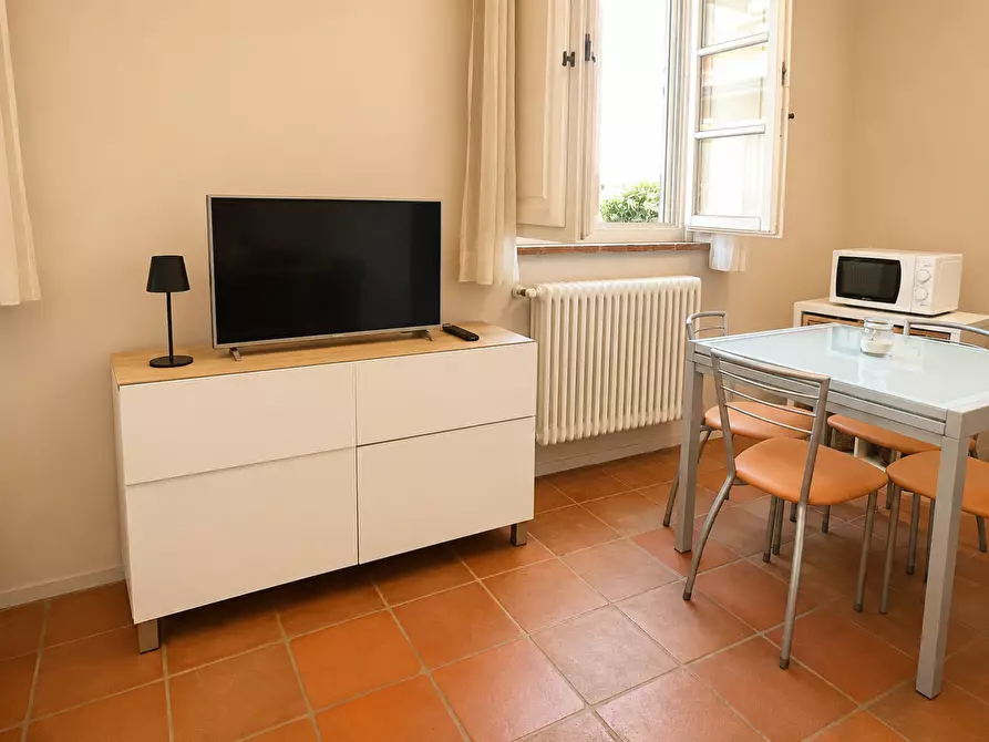 Immagine 18 di Appartamento in vendita  a Lucca
