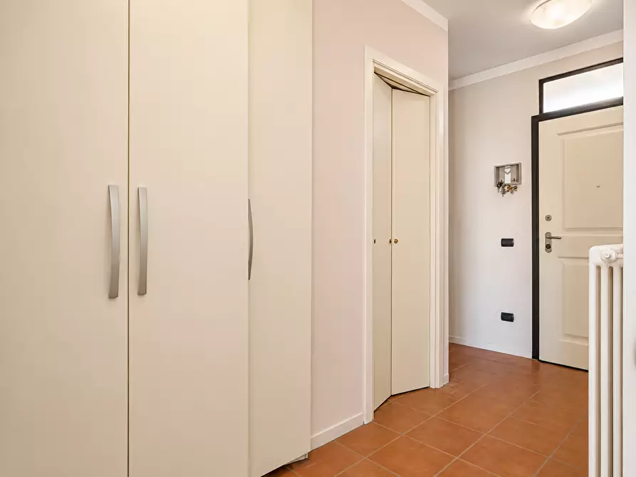 Immagine 3 di Appartamento in vendita  a Lucca