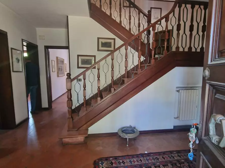 Immagine 2 di Casa indipendente in vendita  a Viareggio