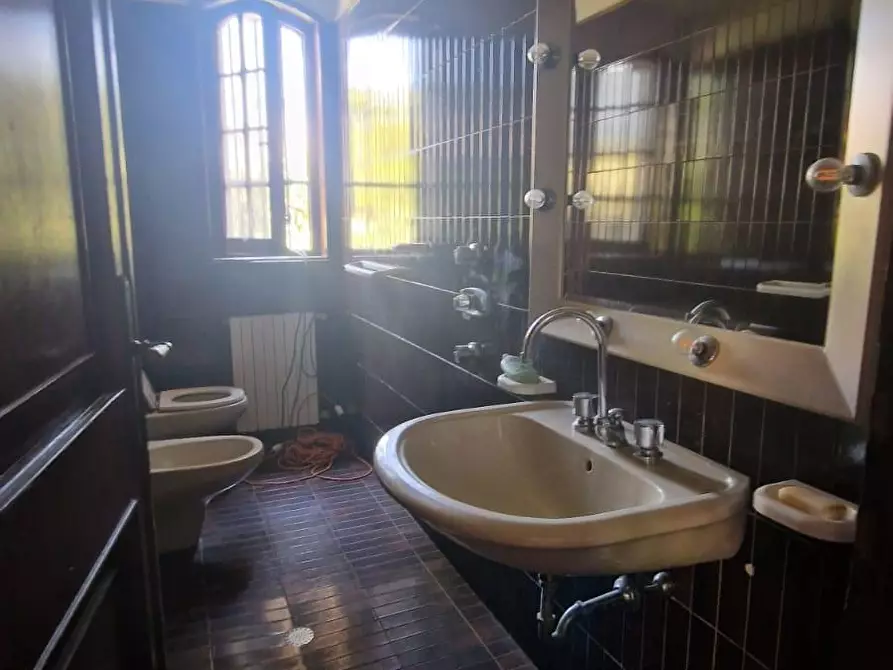 Immagine 11 di Casa indipendente in vendita  a Viareggio