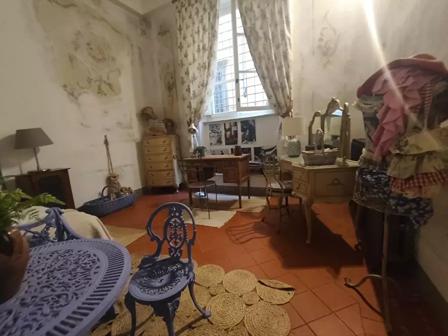 Immagine 9 di Appartamento in vendita  a Lucca