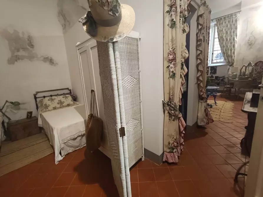 Immagine 7 di Appartamento in vendita  a Lucca