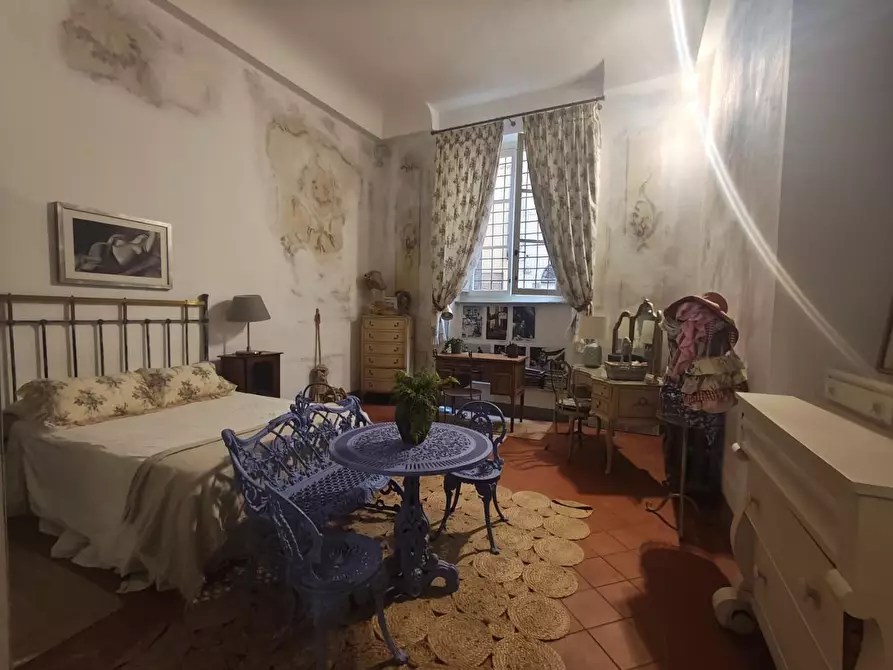 Immagine 12 di Appartamento in vendita  a Lucca