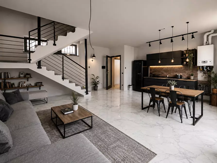Immagine 3 di Appartamento in vendita  a Carrara