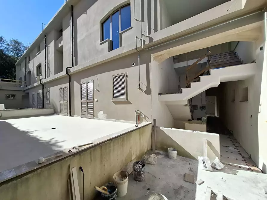 Immagine 10 di Appartamento in vendita  a Carrara