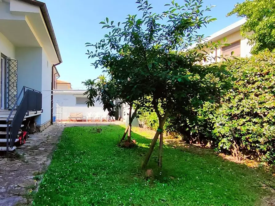 Immagine 6 di Casa indipendente in vendita  a Cascina