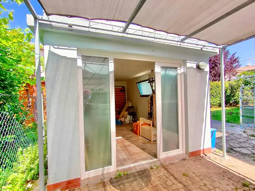 Immagine 3 di Casa indipendente in vendita  a Cascina