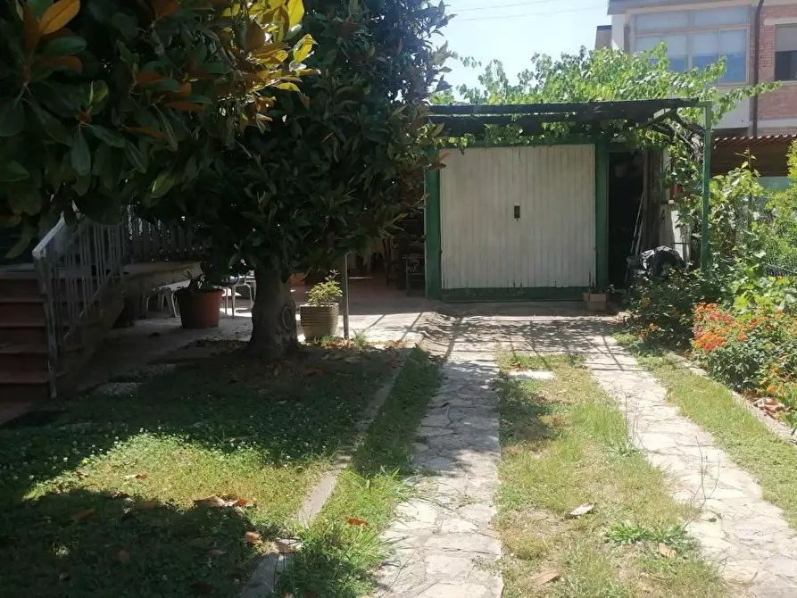 Immagine 29 di Casa bifamiliare in vendita  a Pisa