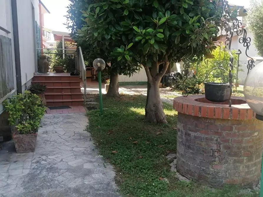 Immagine 13 di Casa bifamiliare in vendita  a Pisa