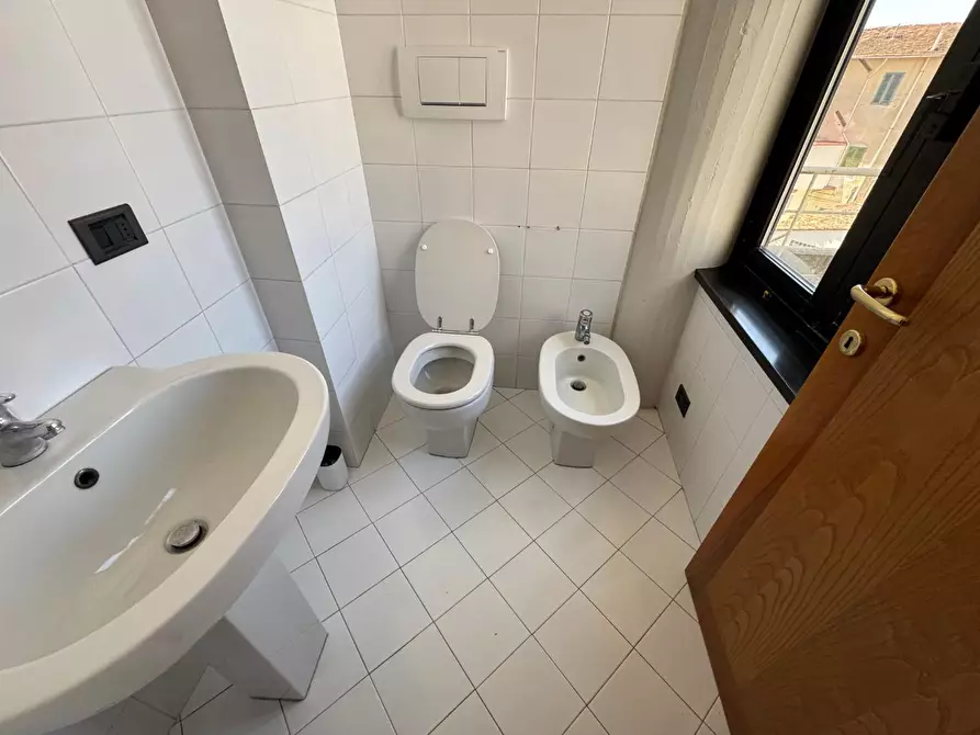 Immagine 16 di Ufficio in vendita  a Empoli