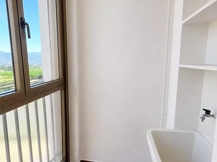 Immagine 10 di Appartamento in vendita  a Pontedera