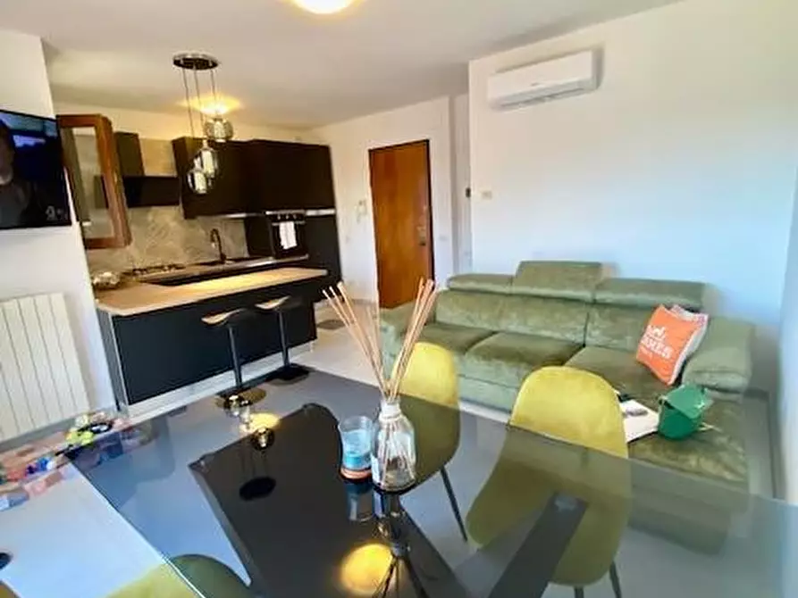 Immagine 11 di Appartamento in vendita  a Montecatini Terme